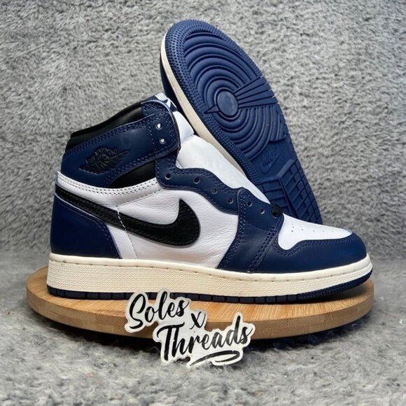Air Jordan Retro High OG (GS) Midnight Navy Size Women